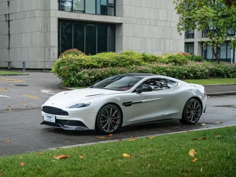 Aston Martin Vanquish 2013 6.0L Standard