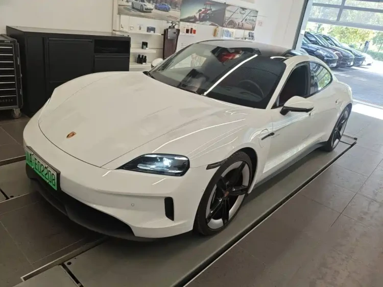 Porsche Taycan 2025 Taycan