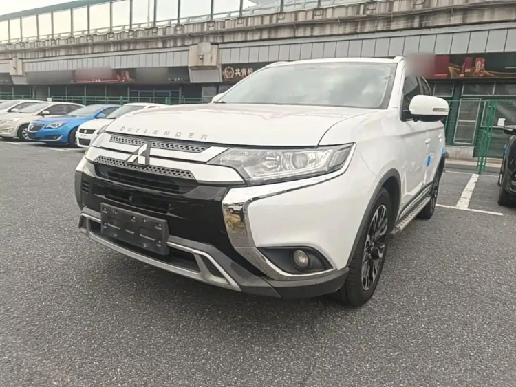 Mitsubishi Outlander 2019 2.0L 2WD Enjoy 5-Seater China VI