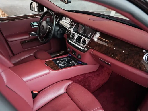 Rolls-Royce Ghost - 49300 км