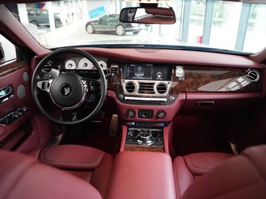 Rolls-Royce Ghost - 49300 км