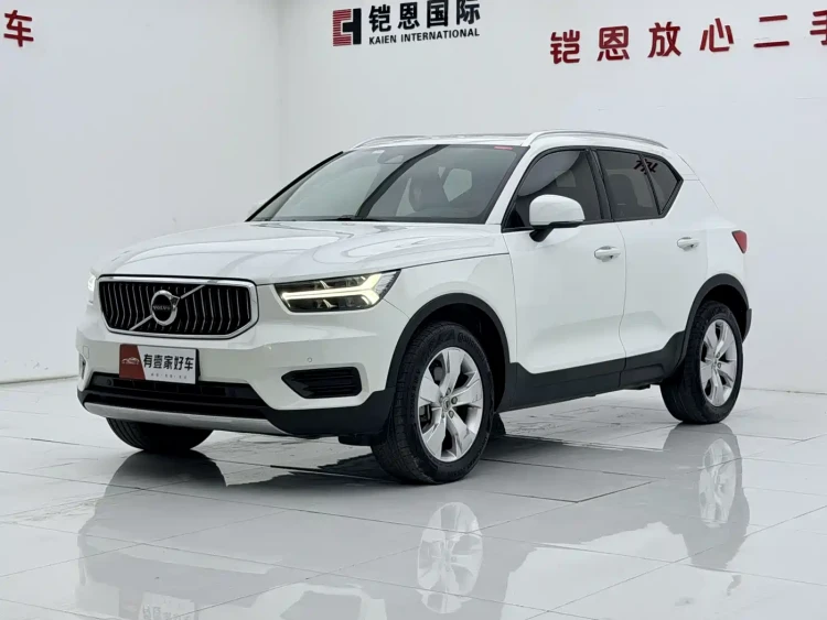 Volvo XC40 2021 Model T4 AWD Smart Drive Fashion Edition