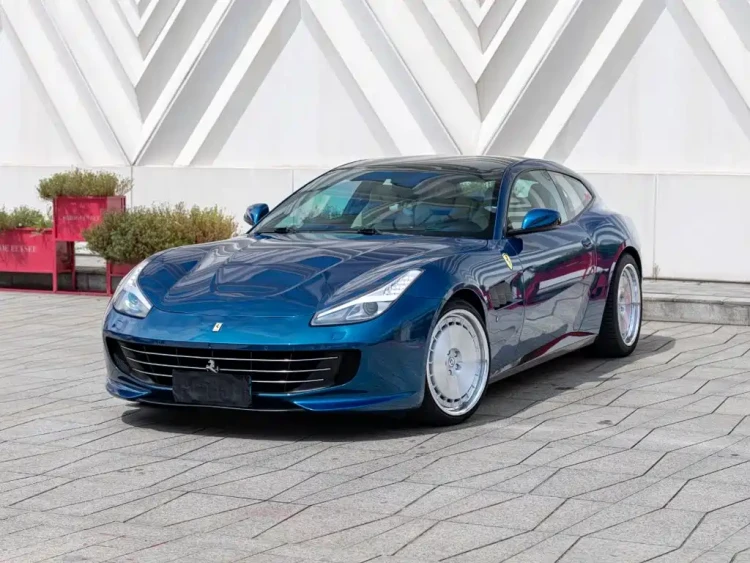 Ferrari GTC4Lusso 2017 3.9T V8