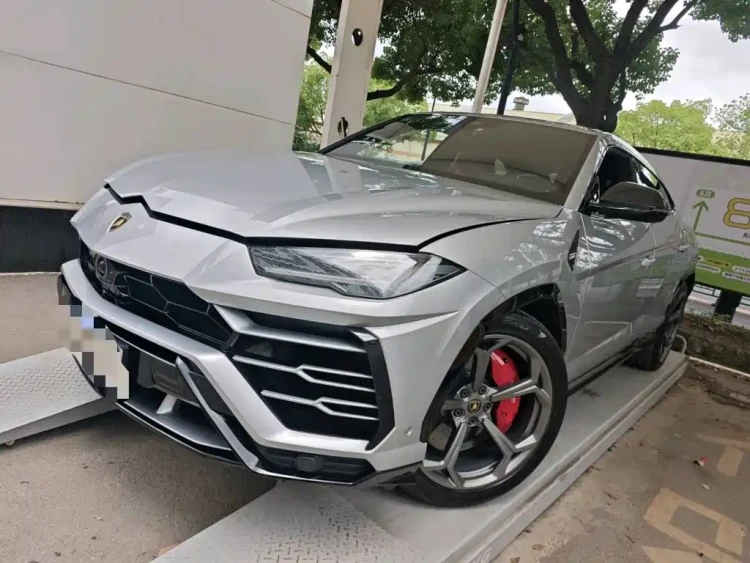 Lamborghini Urus 2021 4.0T V8
