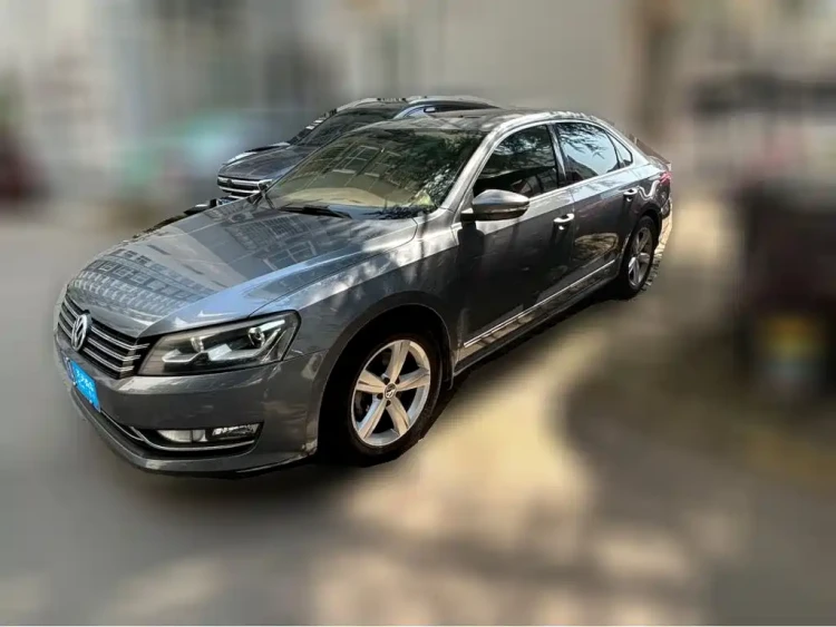 Volkswagen Passat 2011 1.8TSI DSG Royal Edition