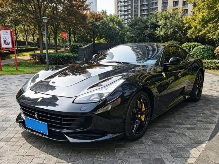 Ferrari GTC4Lusso 2017 3.9T V8