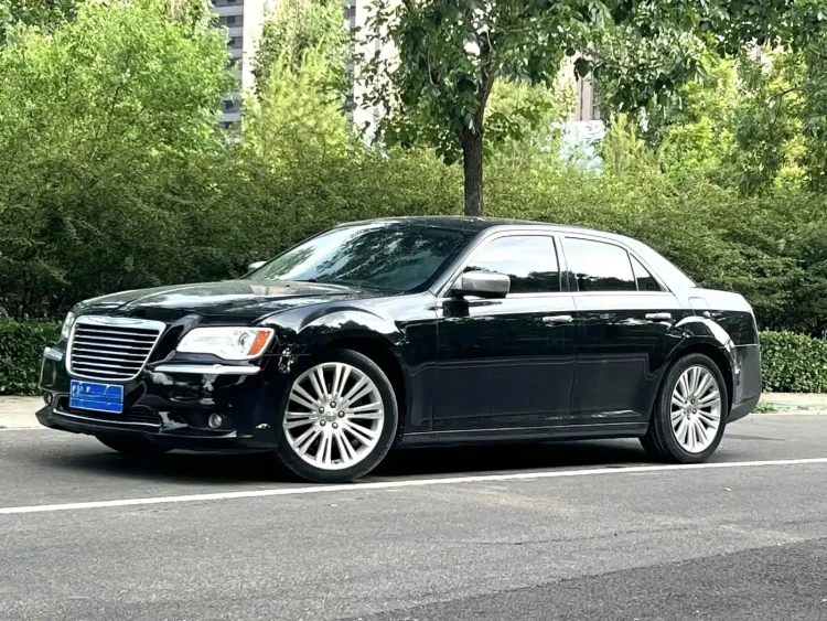 Chrysler 300C (Import) 2012 3.6L Luxury Edition