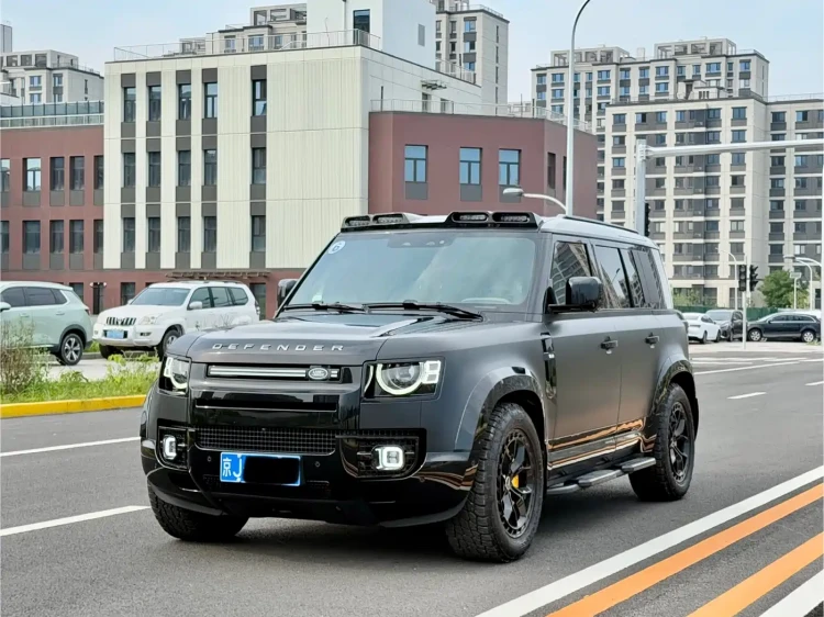 Land Rover Defender 2025 110 3.0T P400 X-Dynamic SE