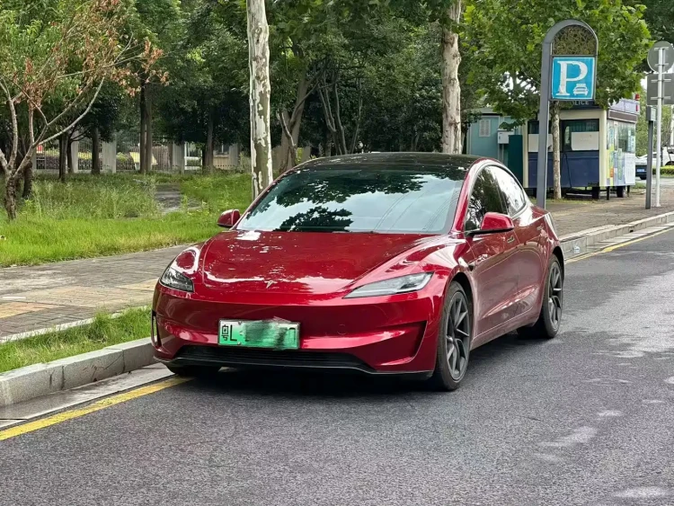 Tesla Model 3 2025 High-Performance All-Wheel Drive Edition