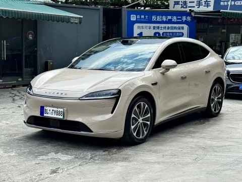 Zhijie Luxeed R7 2025 Extended Range 251km Max