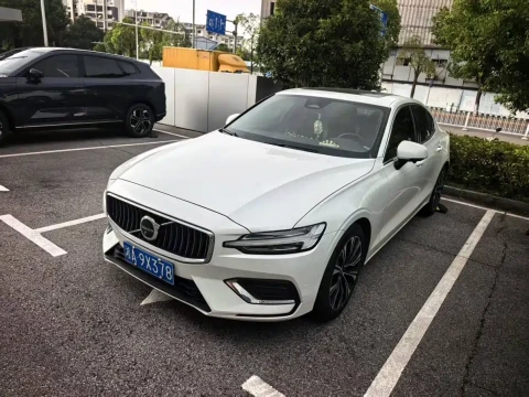 Volvo S60 2024 B4 Inscription Luxury Edition