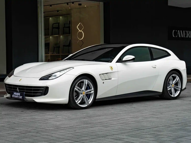 Ferrari GTC4Lusso 2016 6.3L V12