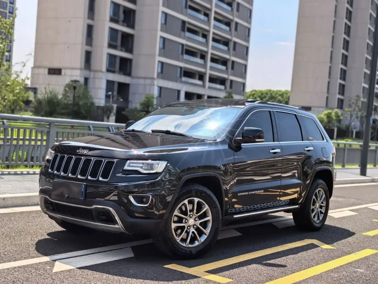 Jeep Grand Cherokee (Import) 2014 3.0L Comfort Navigation