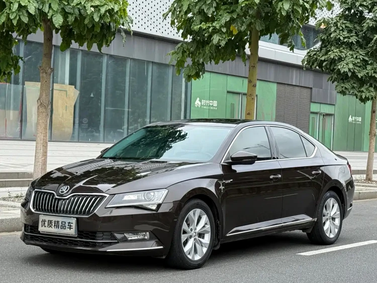 Škoda Superb 2016 TSI280 DSG Pioneer Edition