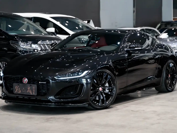 Jaguar F-TYPE 2022 P300 Hardtop R-DYNAMIC BLACK