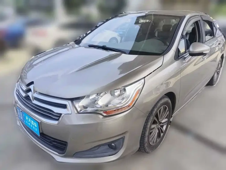 Citroën C4L 2013 1.6L Manual Dynamic Edition