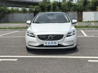 Volvo V40 2018 T3 R-Design Edition