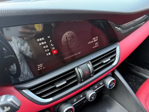 Alfa Romeo Giulia 2017 2.0T 200HP Elite Edition