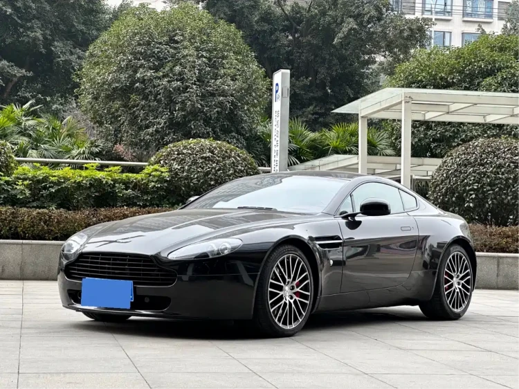 Aston Martin V8 Vantage 2011 4.7L Sportshift Coupe