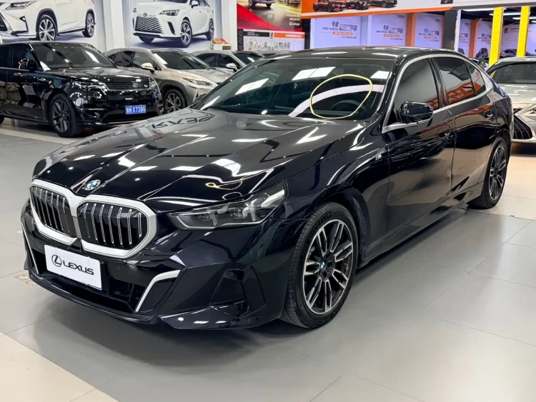 BMW 5 Series 2025 530Li Leading M Sport Package