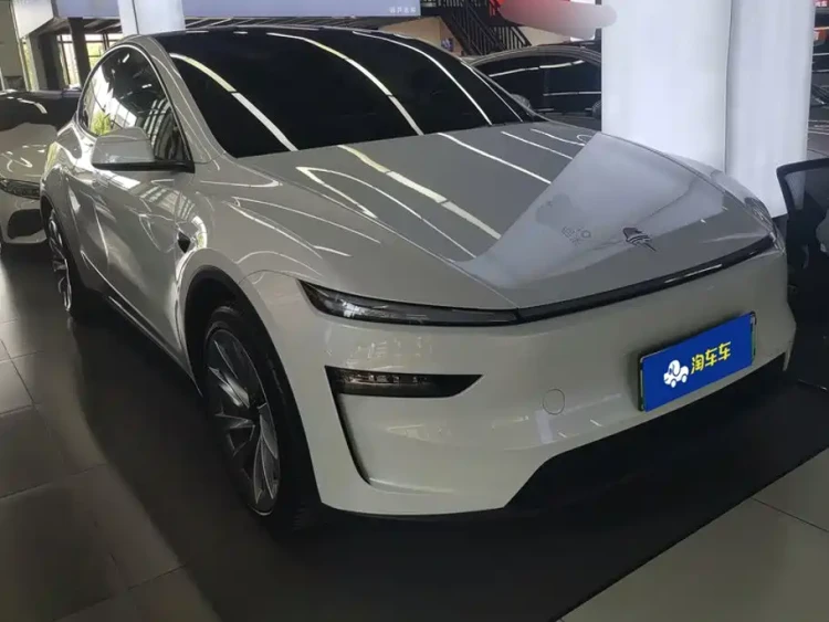 Tesla Model Y 2025 Facelift Long Range All-Wheel Drive