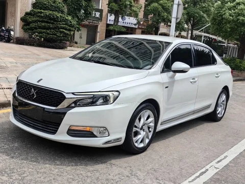 DS 5LS 2015 1.6T Comfort THP160