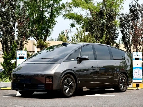 Li Auto MEGA 2024 Ultra