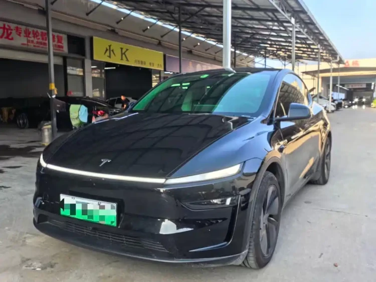 Tesla Model Y 2025 Facelift Long Range All-Wheel Drive