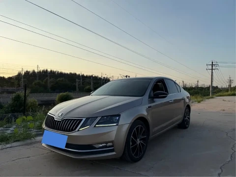 Škoda Octavia 2018 TSI280 DSG Luxury Edition
