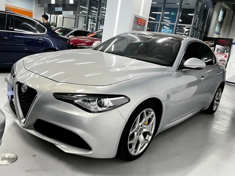 Alfa Romeo Giulia 2020 2.0T 280HP VIRTU Limited Edition