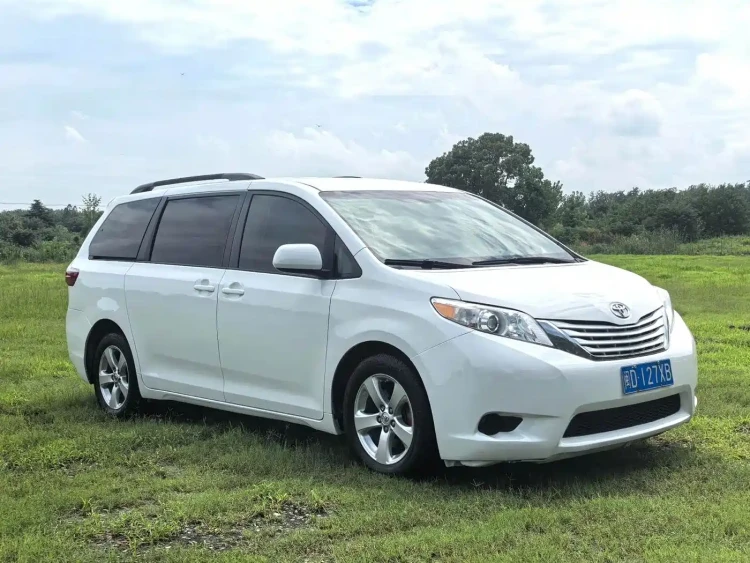 Toyota Sienna 2015 3.5L 2WD L