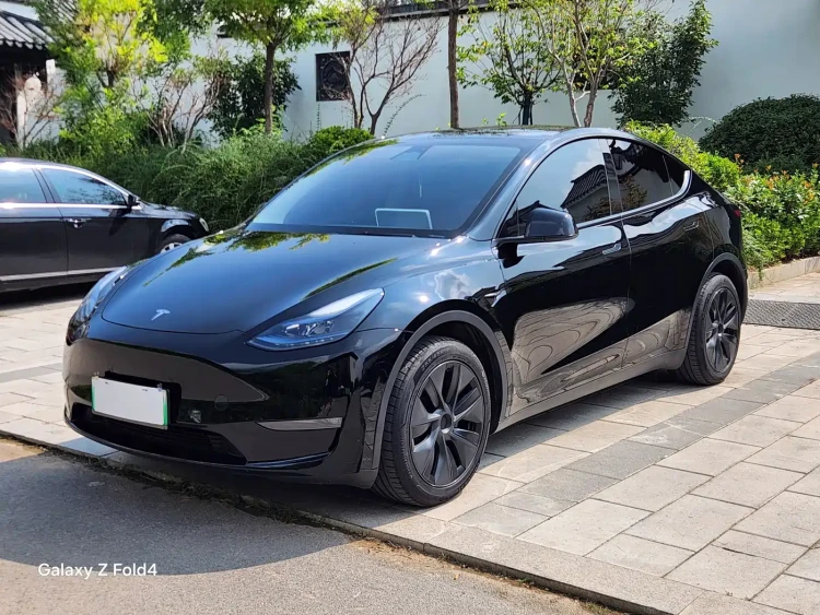 Tesla Model Y 2023 Long Range All-Wheel Drive Edition