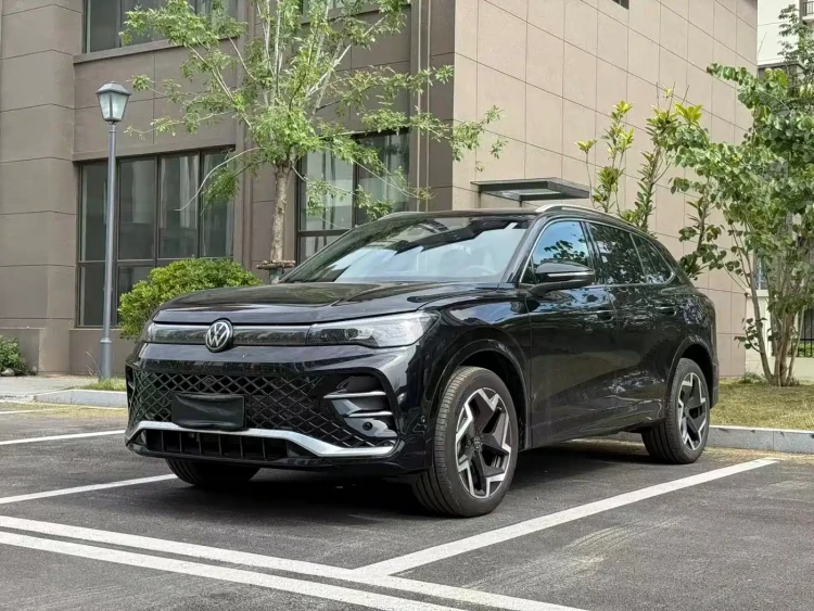 Volkswagen Tiguan L 2025 PRO 380TSI 2WD R-Line Smart Leader Edition
