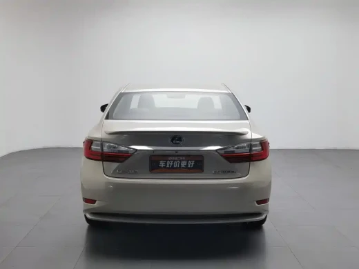 Lexus ES 2015 300h Comfort Edition