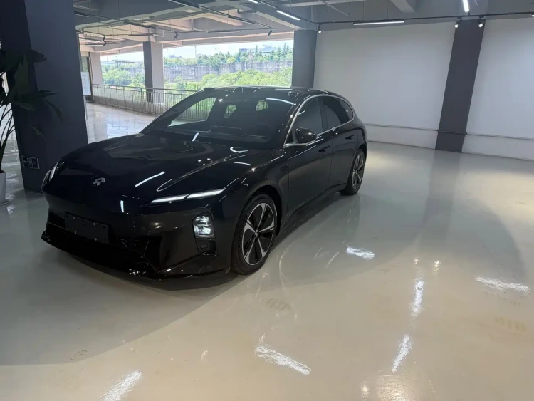 NIO ET5T