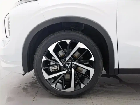 Mitsubishi Outlander 2023 1.5T CVT AWD Premium 7-Seater