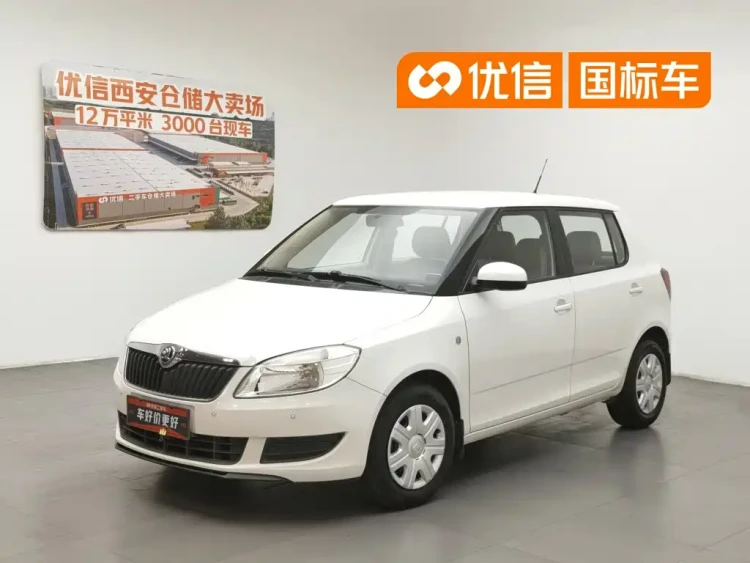 Škoda Fabia 2014 1.4L Automatic Crystal Edition