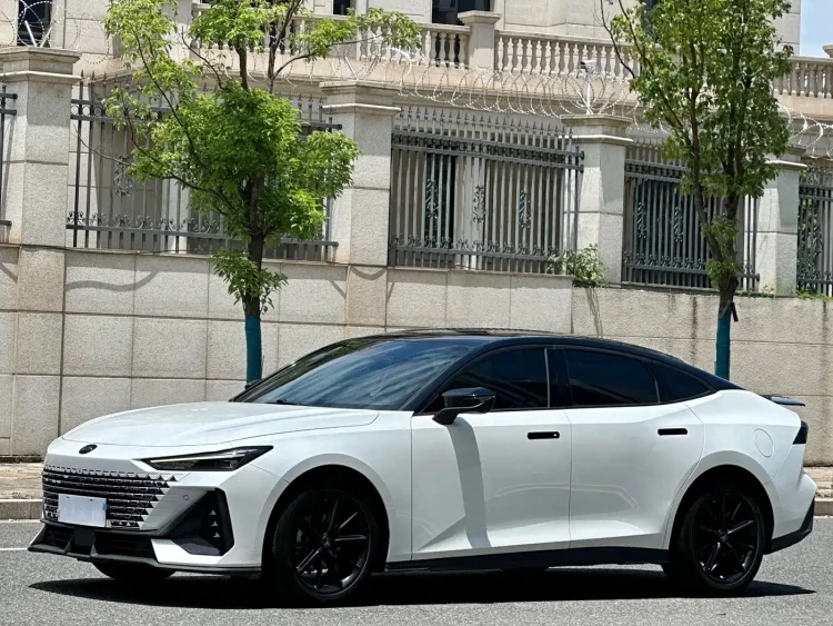 Changan UNI-V 2022 1.5T Sport Edition