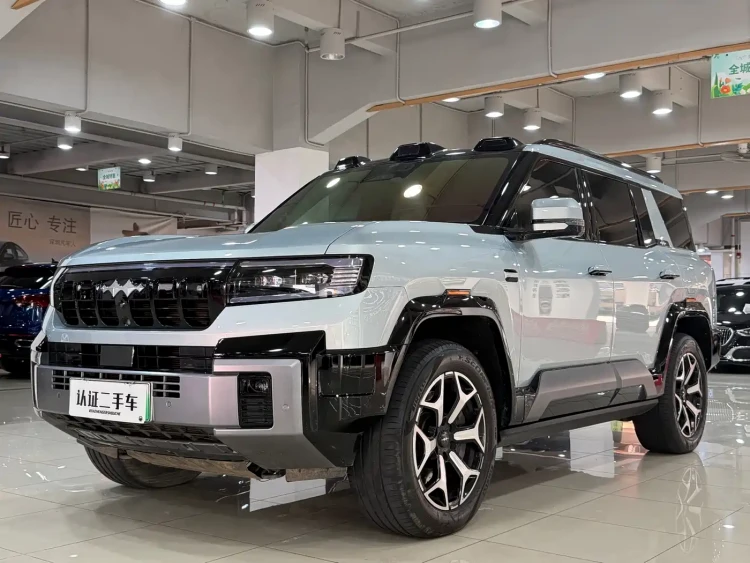 Fang Cheng Bao Leopard 8 2025 Zhiyong Flagship 7-Seater