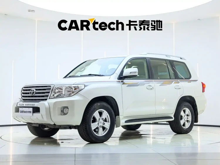 Toyota Land Cruiser (Import) 2015 4.0L V6 Middle East Low Configuration Edition