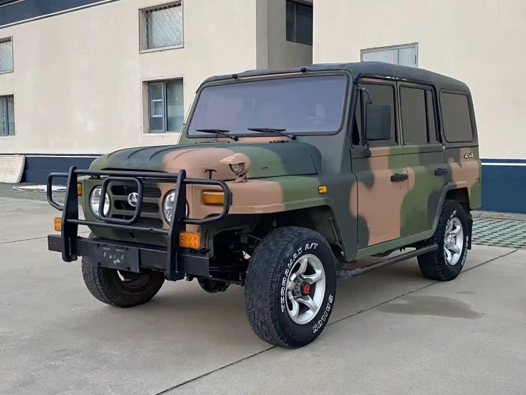 BAW (Beijing Automobile Works) 212 Classic 2016 2.0L Square Door 4WD Luxury National V