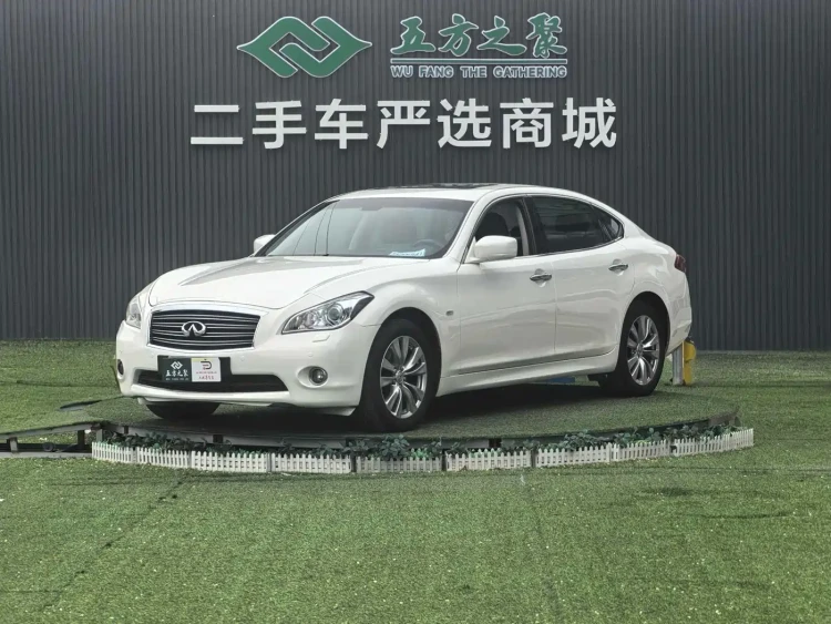 Infiniti M Series 2012 M25L Premium Edition