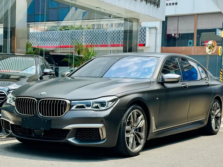 BMW 7 Series 2018 M760Li xDrive