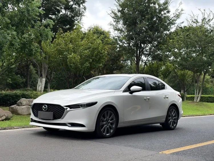 Mazda Mazda3 Axela 2023 2.0L Automatic Premium Edition
