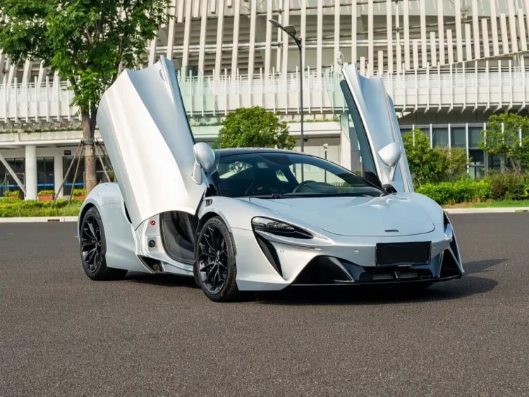 McLaren Artura 2025 3.0T Hybrid Coupe