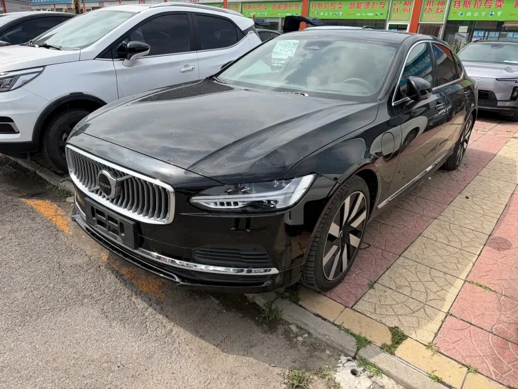 Volvo S90 Plug-in Hybrid 2025 Plug-in Hybrid AWD Long Range Zhiya Luxury Edition
