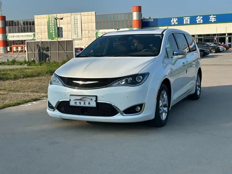 Chrysler Grand Voyager (Import) 2017 3.6L Premium Edition