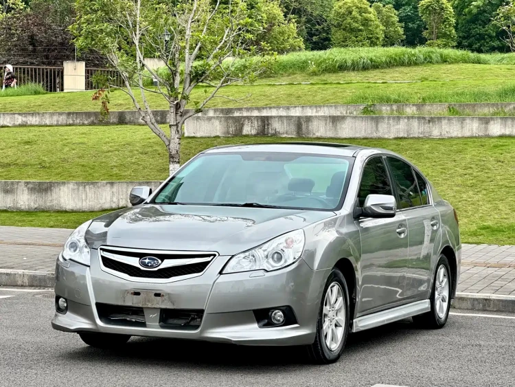 Subaru Legacy 2010 Model 2.0i Luxury