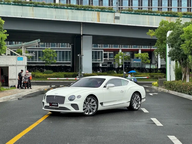 Bentley Continental 2022 4.0T GT V8 Mulliner