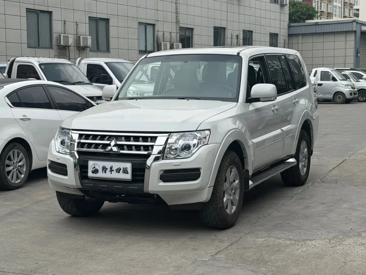 Mitsubishi Pajero (Import) 2016 3.0L Automatic Standard (China V)